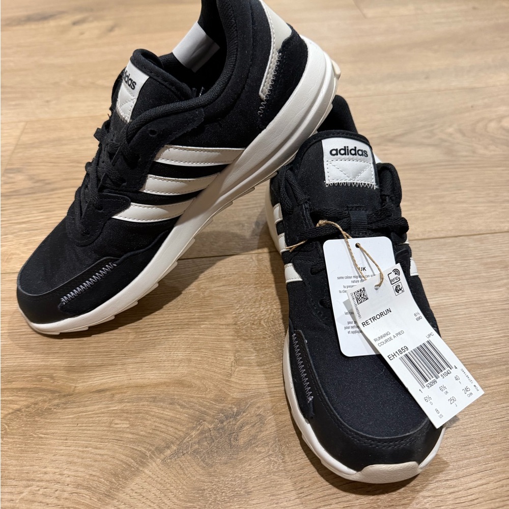 adidas Retrorun Running Shoes – Women’s Size 8